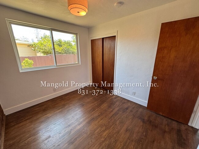 Building Photo - Fully Updated 3-Bedroom Home with Spacious...