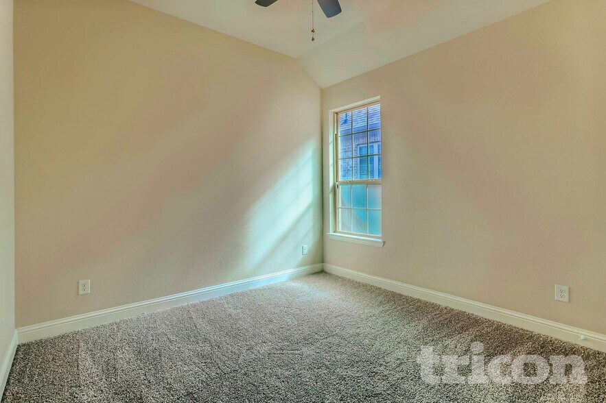 Building Photo - 401 Winehart St