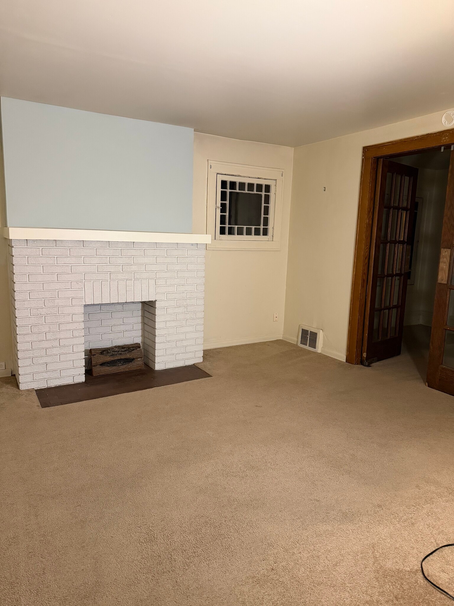 Living room - 276 Merriman Rd