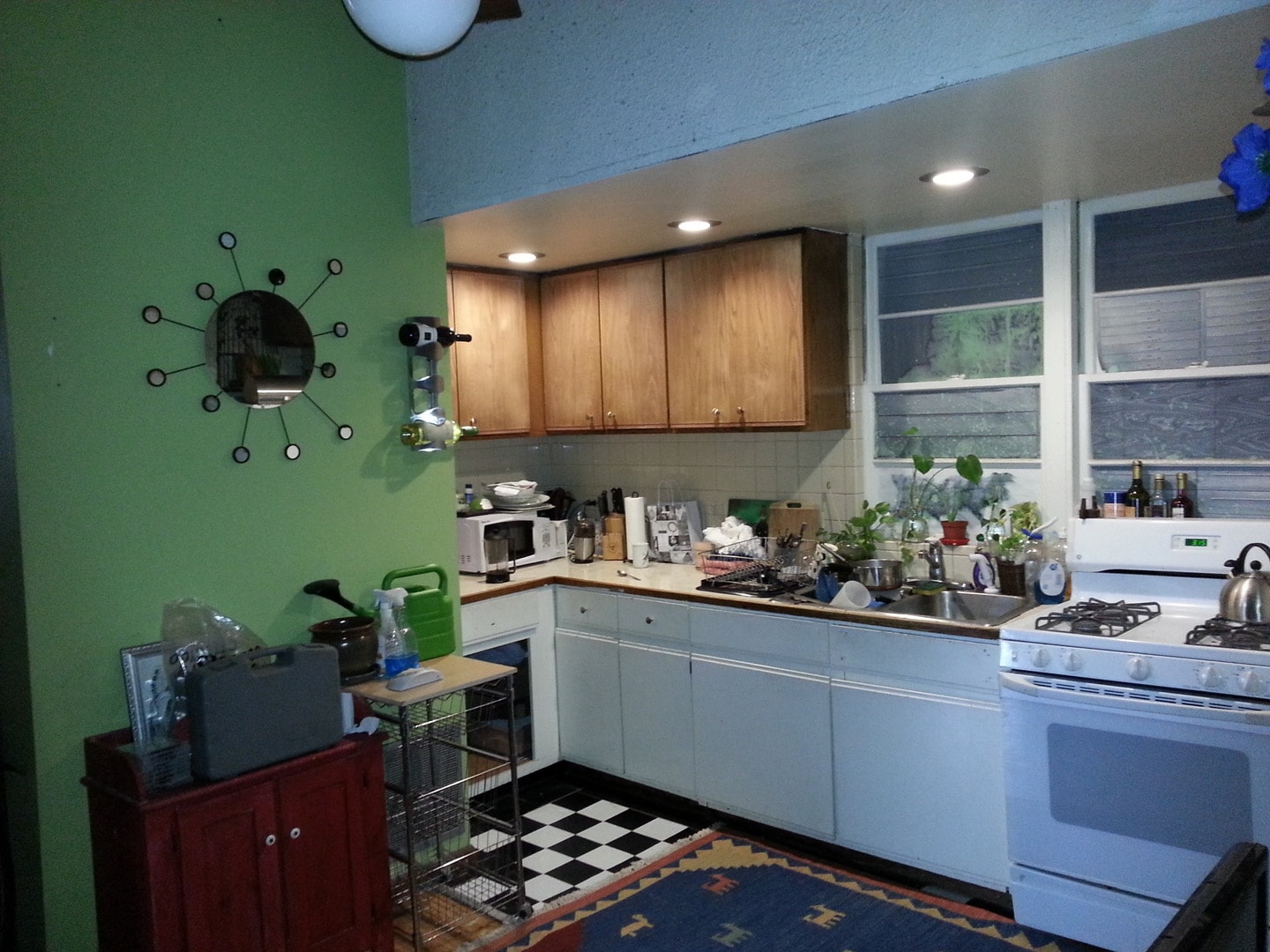 Building Photo - 2350 W Augusta Blvd