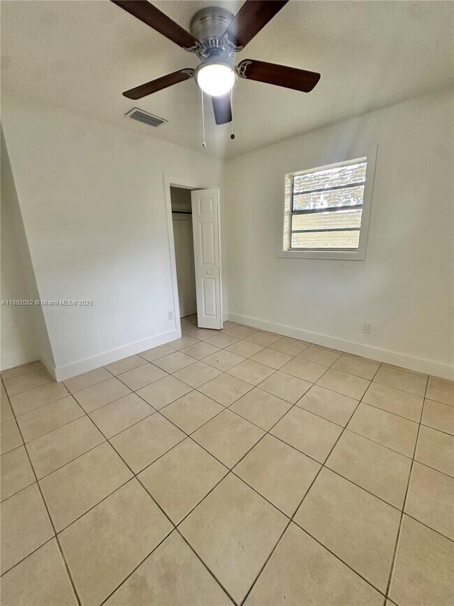Building Photo - 4111 SW 33rd St