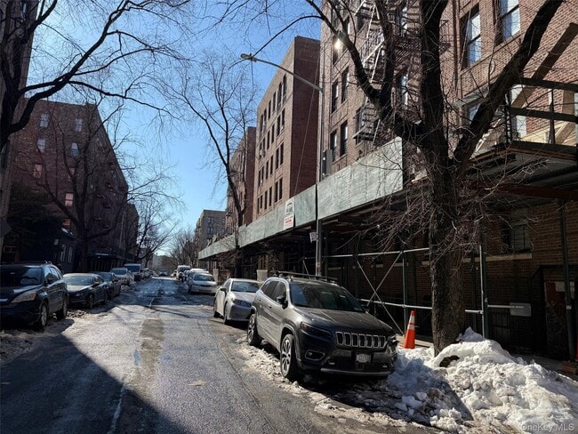 Building Photo - 2851 Claflin Ave