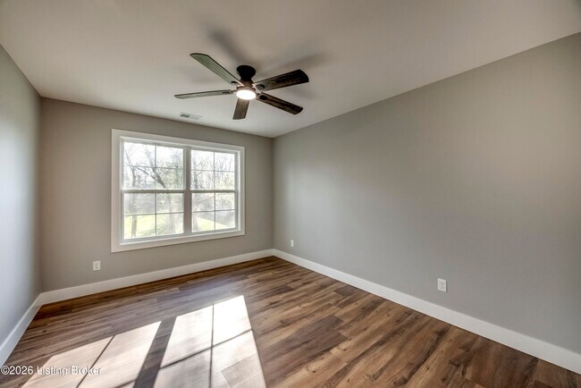 Building Photo - 114 N Elm Grove Ave
