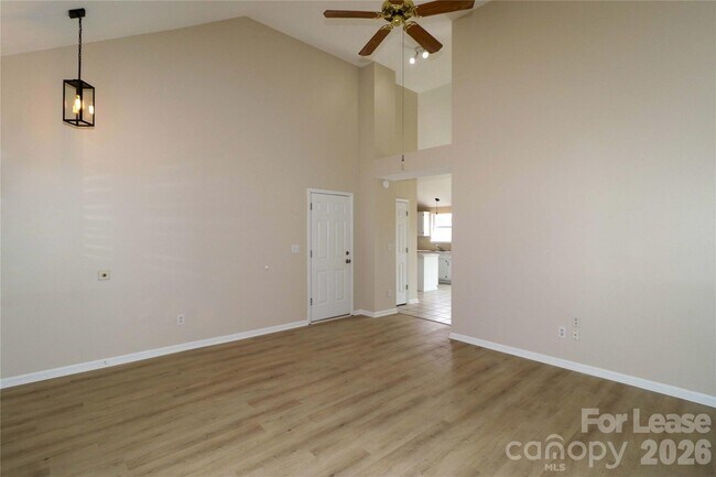 Building Photo - 729 Rebecca Jane Dr