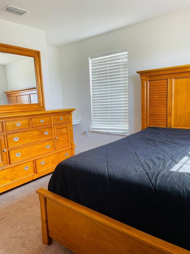 Building Photo - Brand new 4 bed 2 1/2 bath house in gated ...