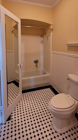 Bathroom - 463 W Gray St