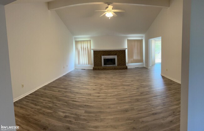 Building Photo - 52156 Antler Dr