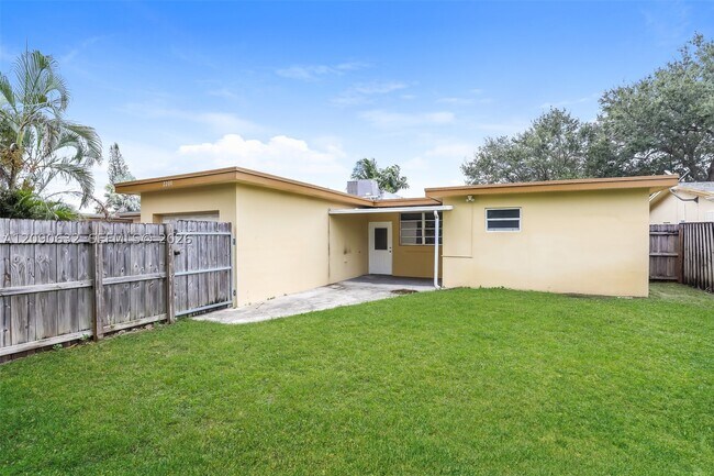 Building Photo - 2200 N 55th Ave