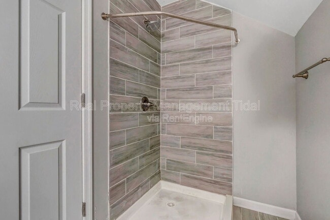 Building Photo - 4511 Newport Ave