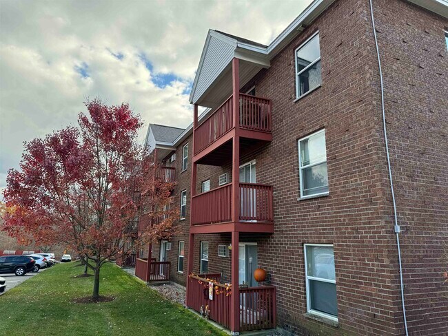 Building Photo - 99 Powers St