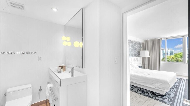 Building Photo - 1100 West Ave