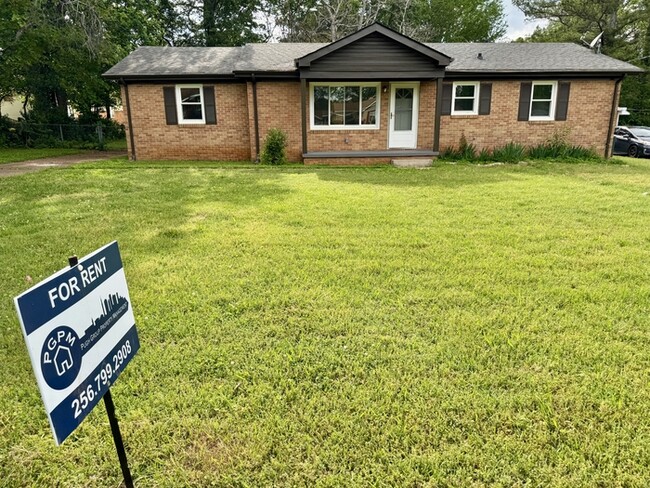 Building Photo - 3207 Searcy Dr NW