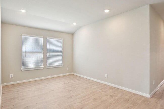 Building Photo - 5423 Kingdom Heights Blvd
