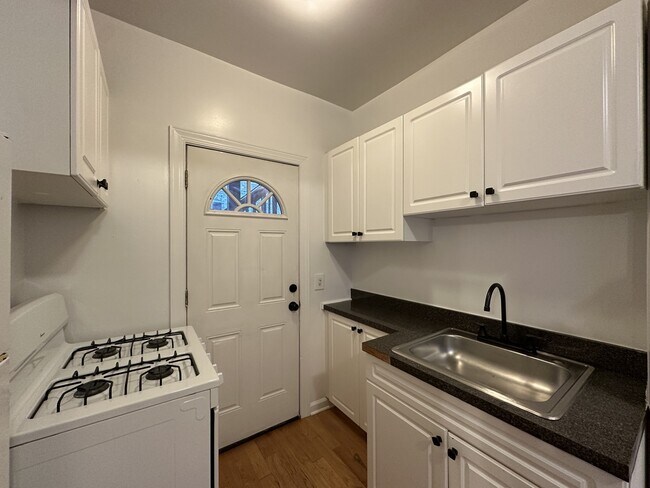 Building Photo - 3828.5 N Fremont St