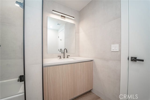 Building Photo - 2828 London St