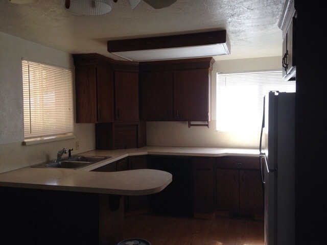 Building Photo - Great Brick Rambler for Rent in Washington Terrace