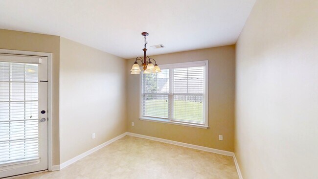 Building Photo - 253 High Meadows Cir