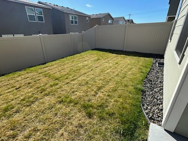 Building Photo - Brand New & Beautiful- 4 bed/2.5 ba + Loft, EV Garage Charging, Quartz Countertops, Fenced Yard!