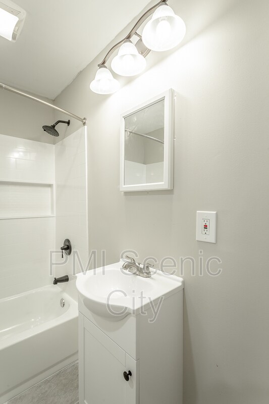 Building Photo - 1375 Orbit Dr