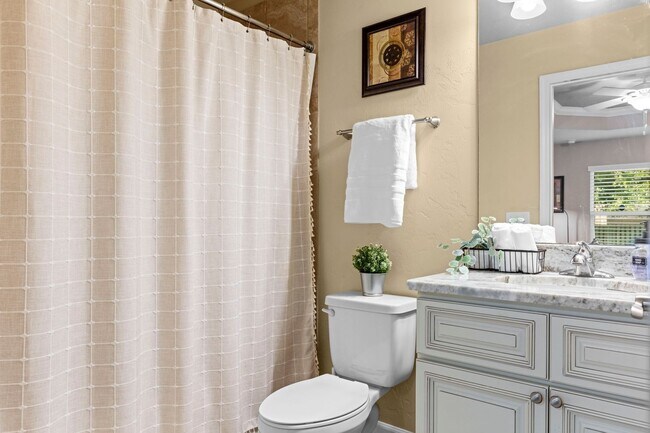 Building Photo - RARE TO FIND !!! TWO ENSUITE MASTER BEDROO...