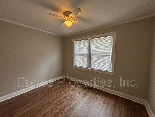 Building Photo - 1307 E Ash St