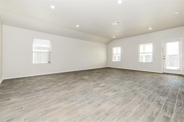 Building Photo - 726 Meadow Creek Ln