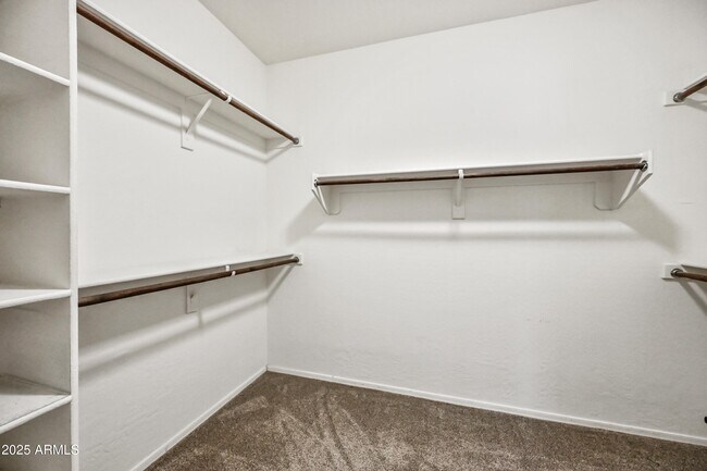 Building Photo - 2513 W Hayduk Rd