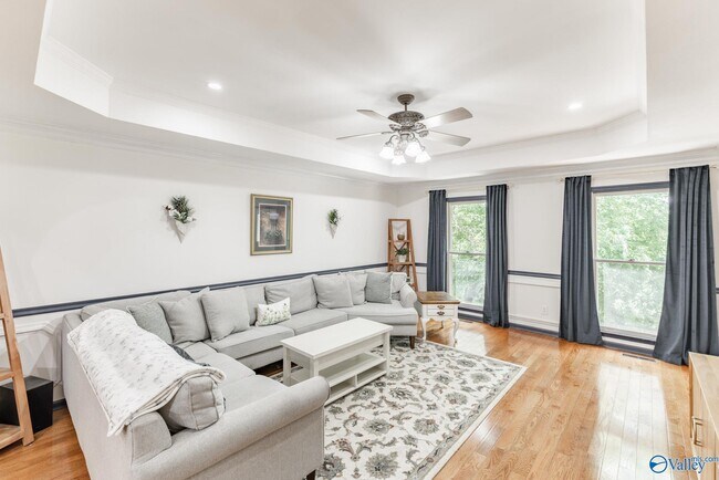 Building Photo - 15033 Greentree Trail SE