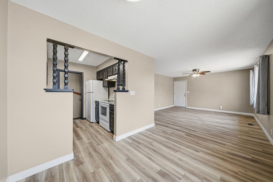 Building Photo - 2830 S 13th St