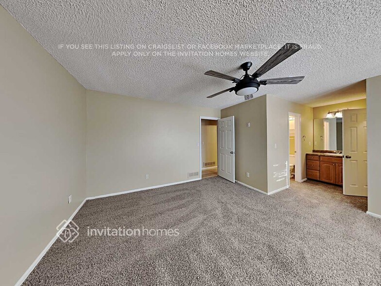 Building Photo - 21501 E Aberdeen Dr
