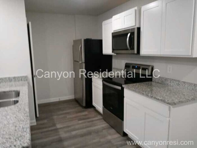 Building Photo - 702 Wayfinder Run