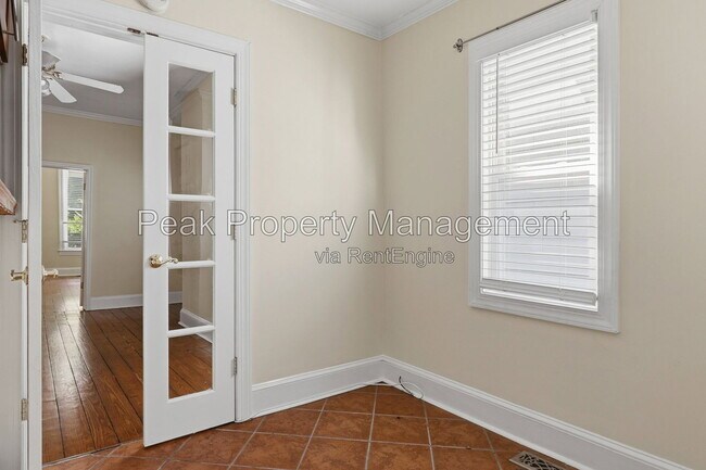 Building Photo - 3120 Parkwood Ave
