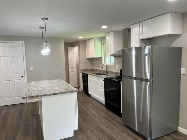 Building Photo - 2543 Walford Dr