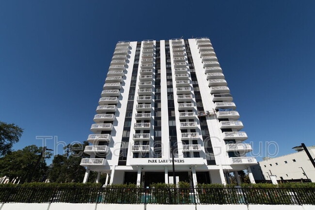 Building Photo - 400 E Colonial Dr