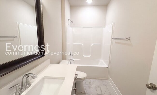 Building Photo - 3-Bed/2-Bath Home/Pet Friendly/Available Now!