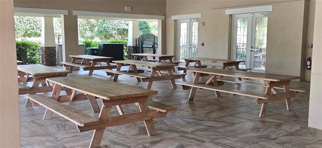 Building Photo - 7564 Bishop Square Dr