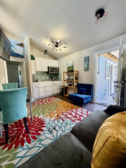 Building Photo - 6918 Coley Ave