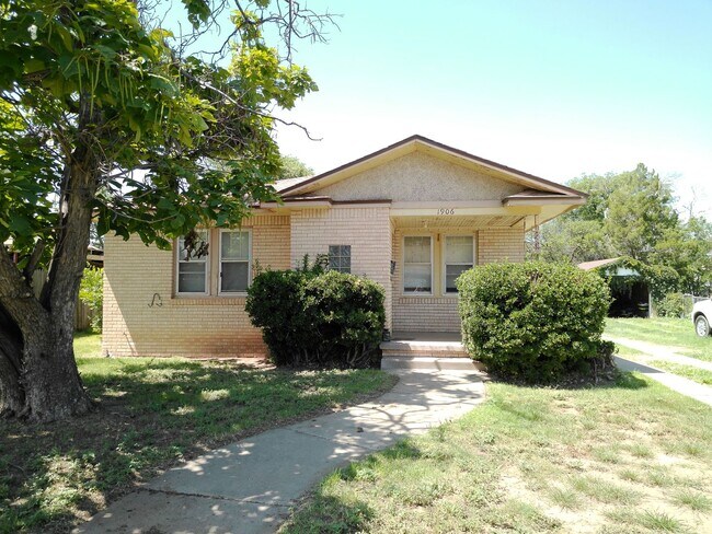 Primary Photo - 2nd Chance Leasing!!