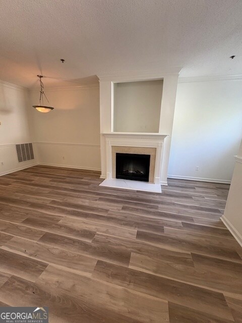 Building Photo - 245 Amal Dr SW