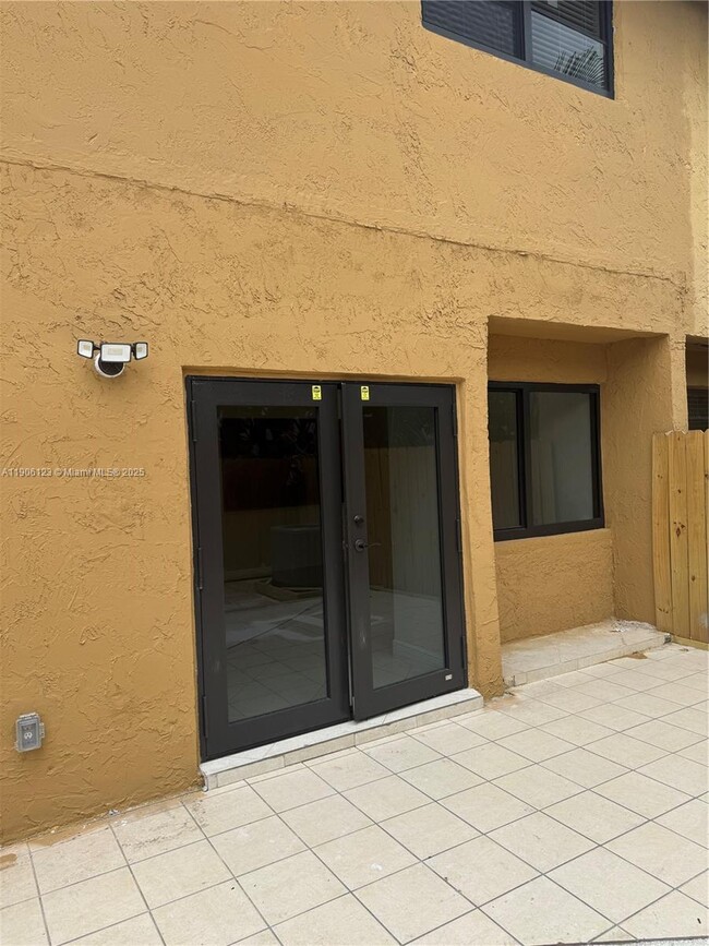 Building Photo - 3466 SW 112th Ave