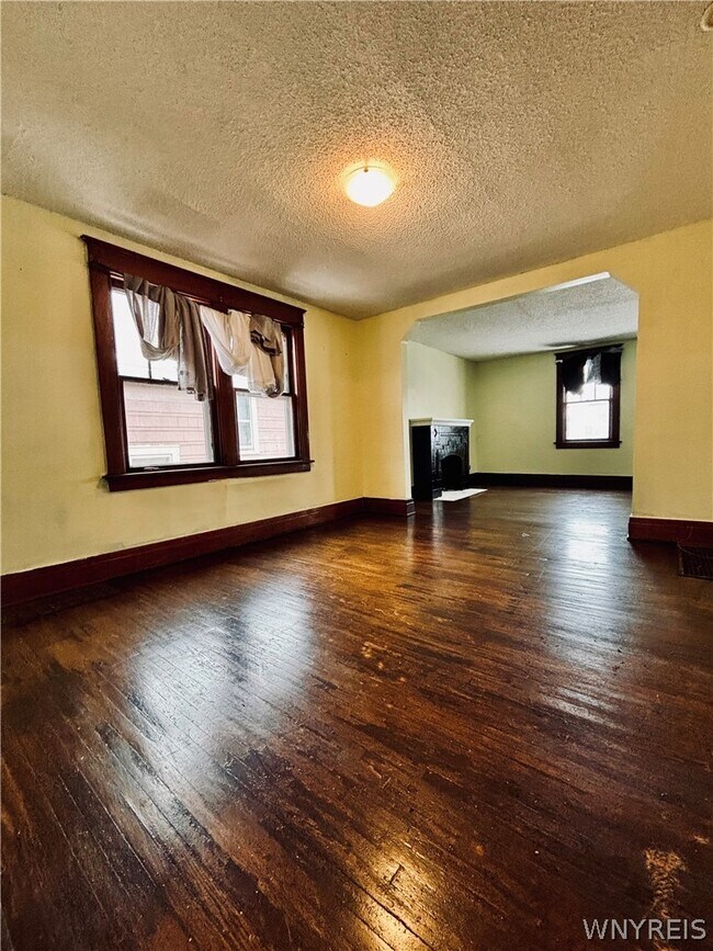 Building Photo - 297 Davidson Ave