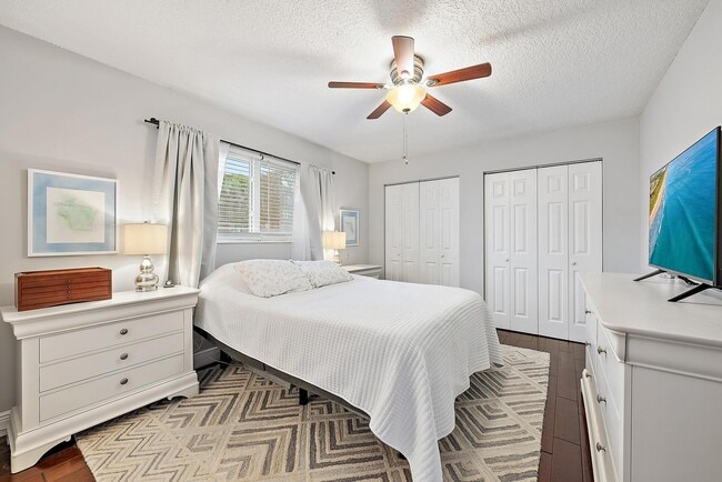 Building Photo - 3931 Flag Dr