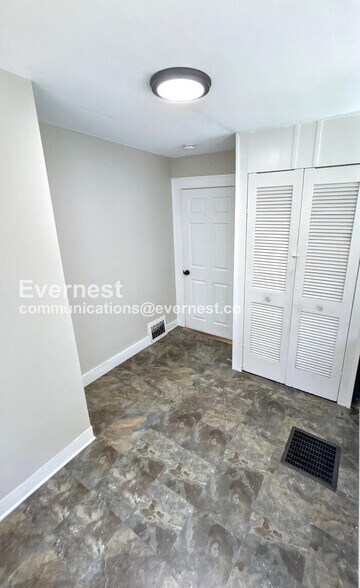 Building Photo - 3864 Marietta Dr