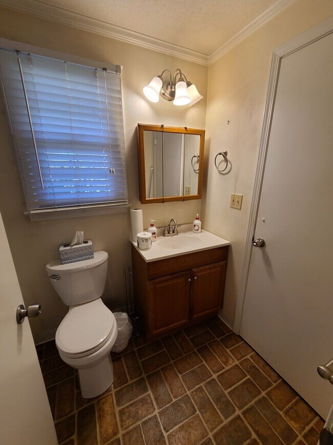 Building Photo - One Bedroom First Floor Condo