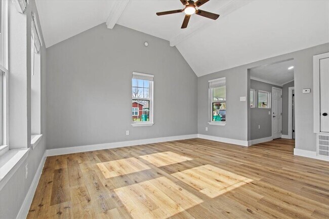 Building Photo - 102 East St