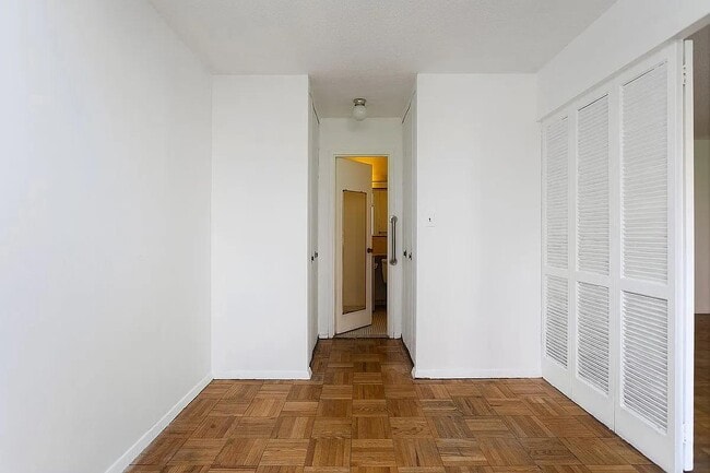 Building Photo - 201 W 70th St