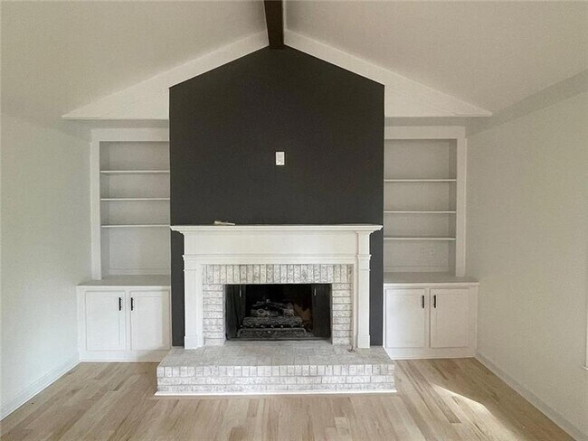 Building Photo - 160 Boxelder Ln