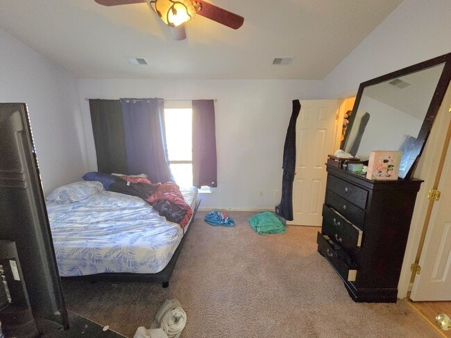 Building Photo - Charming 3 Bed 2.5 Bath End-Unit Townhome with Deck & Patio In The Villages of Saybrook