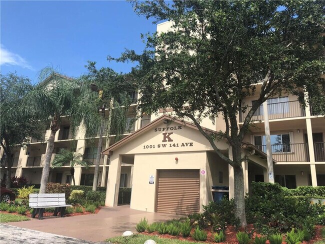 Building Photo - 1001 SW 141st Ave