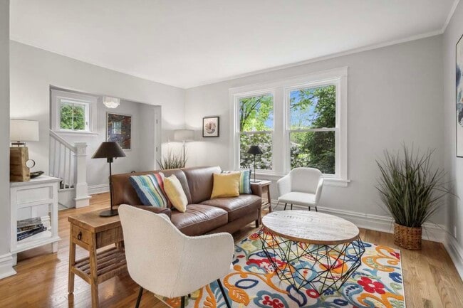 Building Photo - 2429 Central St